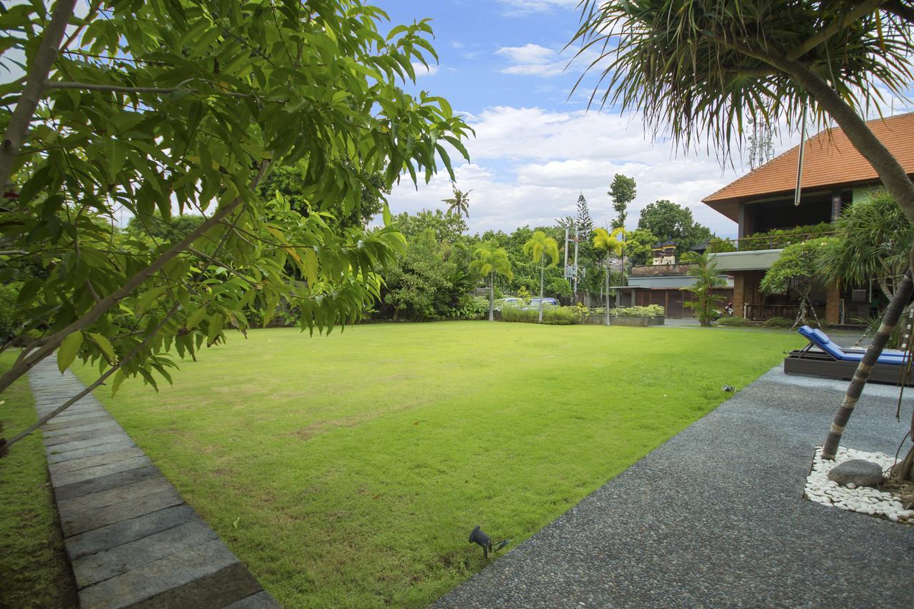 Готель Kubu Cempaka Seminyak Екстер'єр фото