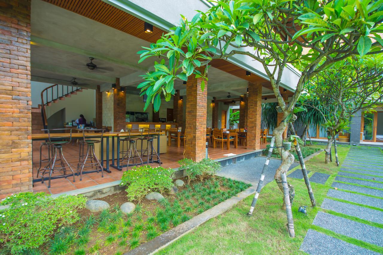 Готель Kubu Cempaka Seminyak Екстер'єр фото